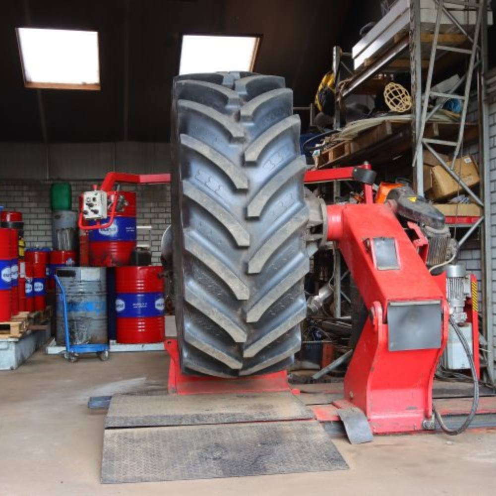 Bandenservice landbouwmachine